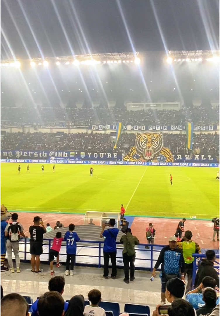 Ayo persib bikin malu Persita #rezqipoetra #persib #bobotoh #persibday 