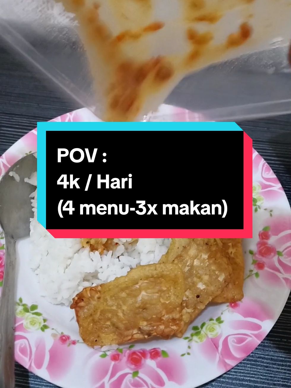 Budget 4k buat makan seharian Sarapan : Kering tempe Makan Siang : Pecel Makan Malam : Perkedel Tempe + Sayur Bening Note : Tempe 3k, Sawi 1k (bumbu2 udah beli bulanan ya)  #foryoupage #fyp #menuhemat #anakkos #tanggaltua #idemasakansimple 