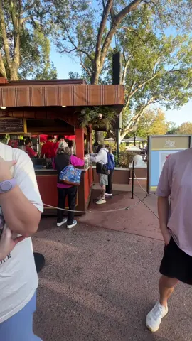 Day 1 of Disney! 🫶🏼🐭🎇 #disneyworld #disneyvlog #Vlog #fyp #foryou #foryoupage #disneyworldflorida 
