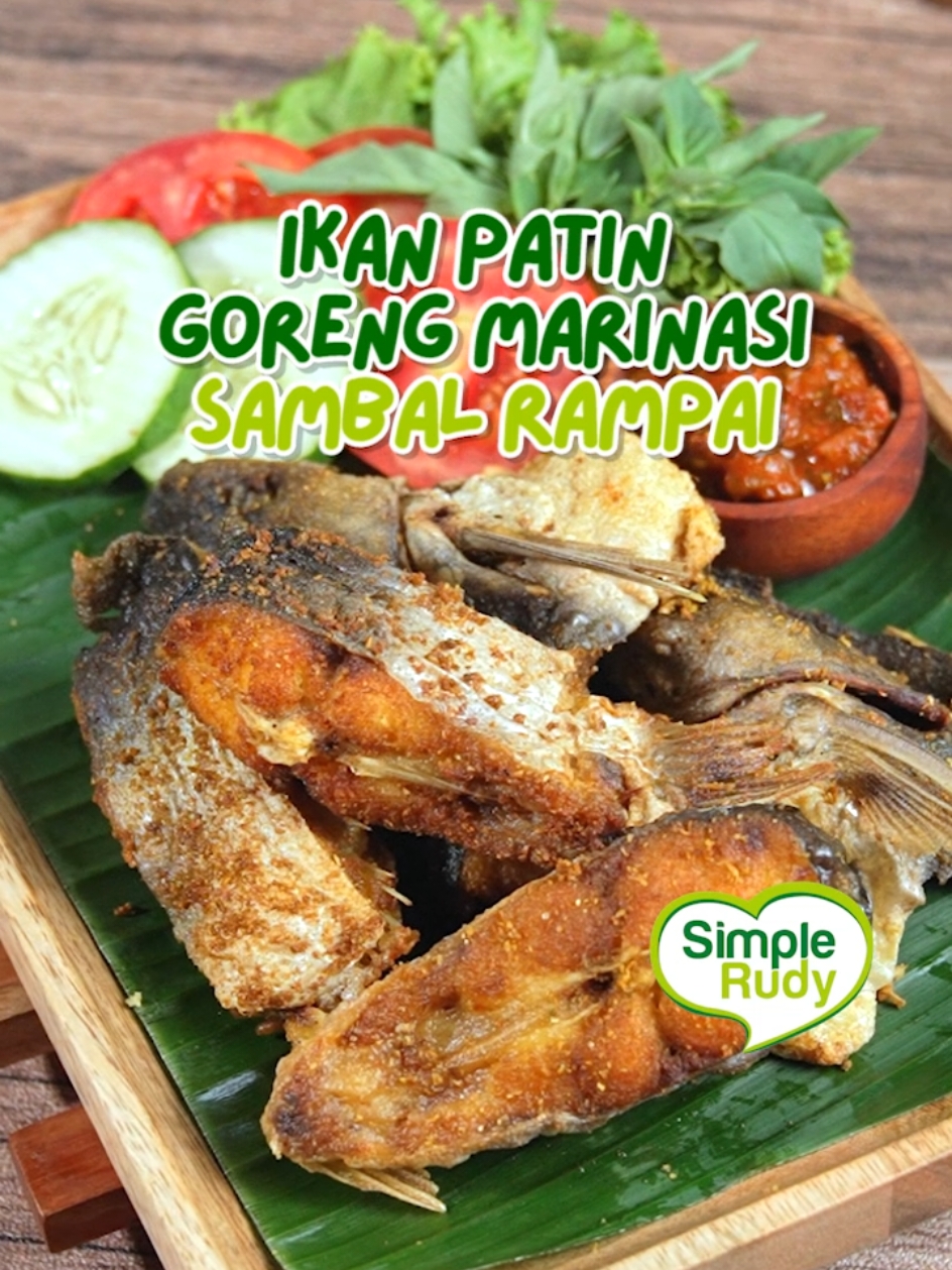 [RESEPNYA ADA DI AKHIR VIDEO YA GAES] Ikan patin goreng yang gurih diduetin sama sambal rampai yang pedas dan segar. Auto boros nasi sih kalau menunya senikmat ini 🤤 #simplerudy #resepsimple #ikanpatingoreng #ikanpatingorengmarinasi #sambalrampai #ikanpatingorengmarinasisambalrampai #idemasakan #fyp #viral #trending 