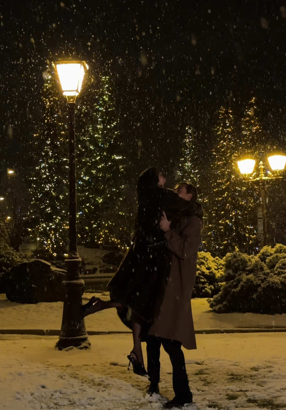 Relationships are scary. What if he won’t dance with you when it starts snowing? @Mees Truijens #snow #dance #couple #wintervibes #oldmoneyaesthetic 