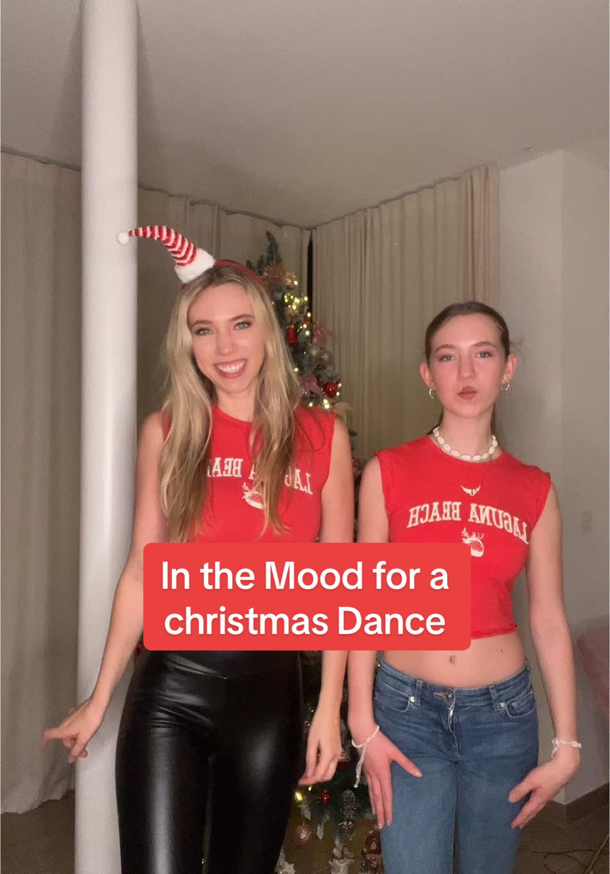 Christmas is coming ❤️🎅🏻🎄 @Helena🌸🥥 #fy #viral #isabellesparadise #christmasdance #helenaundisabelle 