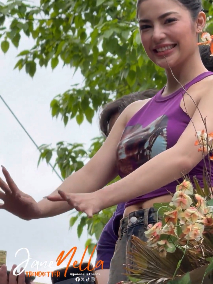 Jane De Leon with the cast of Strange Frequencies: Taiwan Killer Hospital during the MMFF 2024 Parade Of The Stars!✨ #janedeleon #strangefrequencies #paradeofthestars #mmff2024 #mmff50 #horrormovie #foryoupage  #fyp #ctto  credits to the rightful owner of these videos🎥