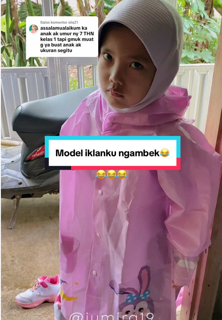 Membalas @sila21 wa'alaikumussalam kak, pastinya muat banget dong🥰 untuk anak sd 7 tahun badan gemuk bisa ambil XXL ya kak🙏🏻🥰 #jashujan #jashujananak #jashujananakterusan #jashujankarakter #jashujanlucu #jashujananaksekolah 