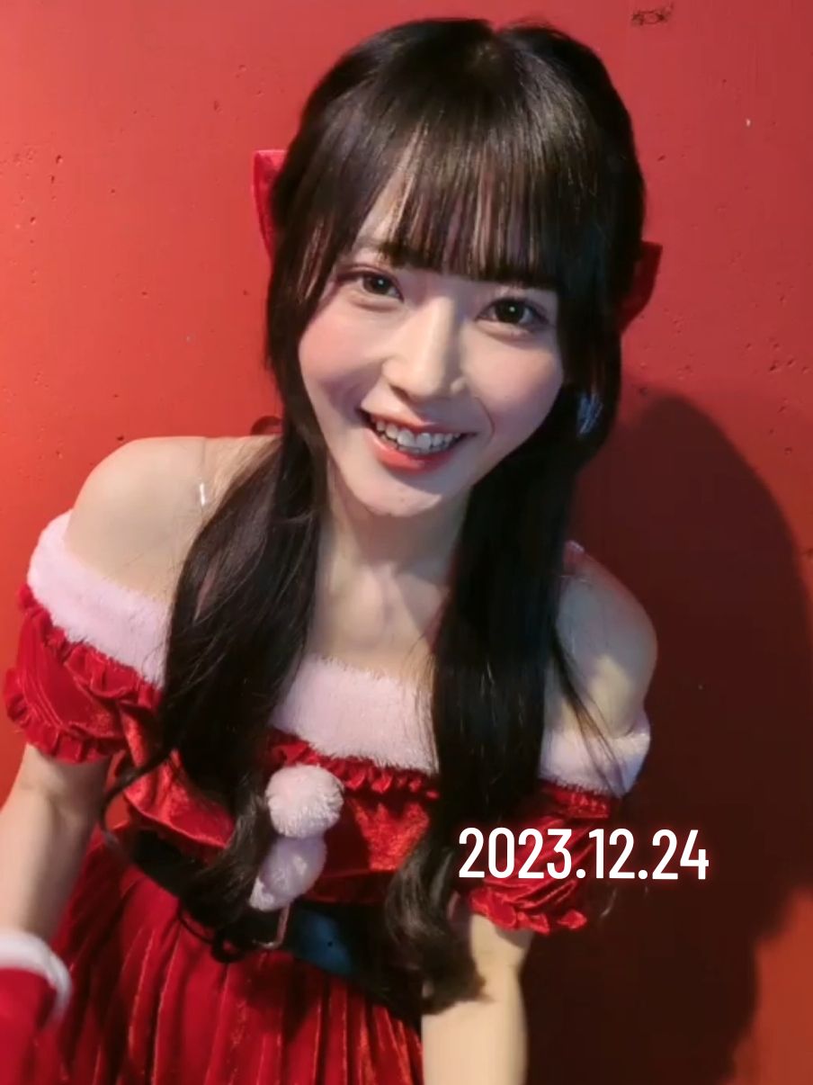 あむちゃんの好きなクリスマスソング歌ってってリクエストしたらこの曲だった^^ほんとおもしれー女^^ (加工つよすぎた😿🙏🏻) #逃げ水あむ #きゅるりんってしてみて #きゅるして #サンタコス #クリスマス #アイドル #idol #fyp 