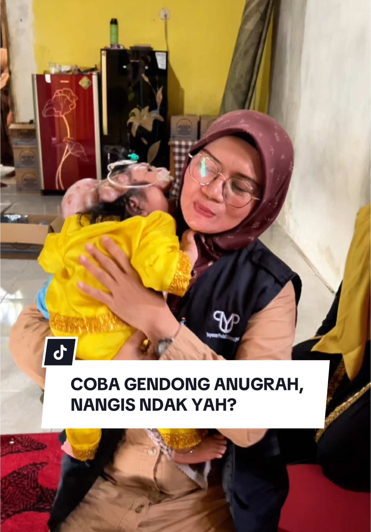 NANGIS NDAK YAH? DI GENDONG