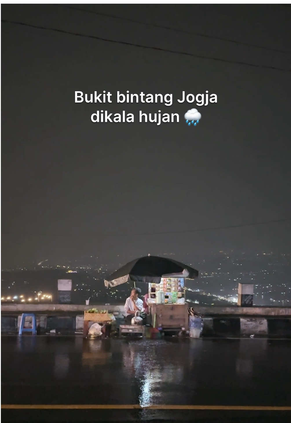 Liburan ke Jogja impianku, dan bukit bintang itu tujuanku 😇 #bukitbintangjogja #citylightjogja #kalahujan #jogjaexplore #jogjaistimewa #fyp #yogyakarta 