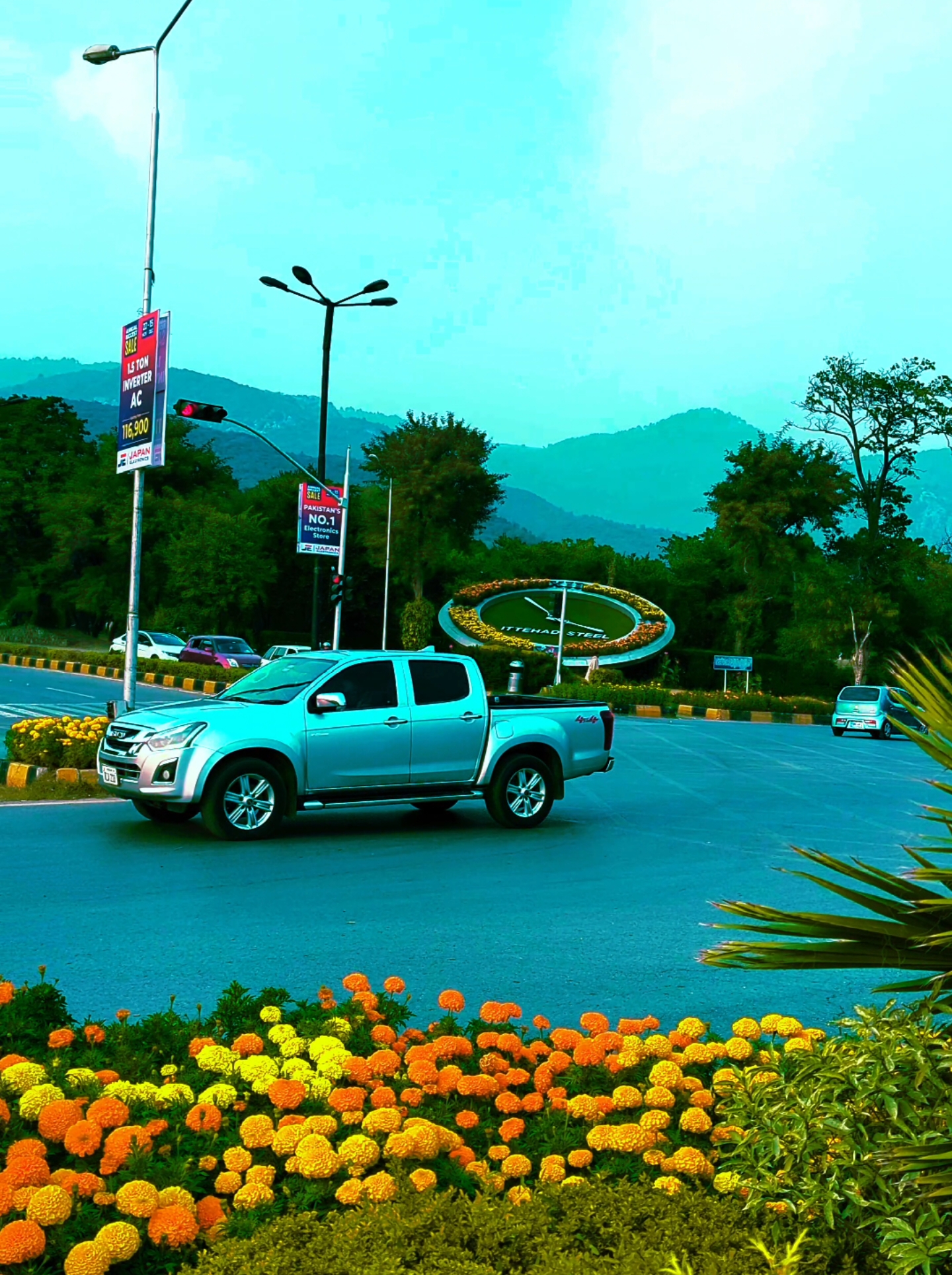 most Beautiful Place 😍 And most Famous Place In Islamabad Pakistan 😍 . . . ... . . . . . #trending #fyp #foryou #viralvideo #ghoomopakistan #Islamabad #islamabadbeautyy0 #islamabadcity 