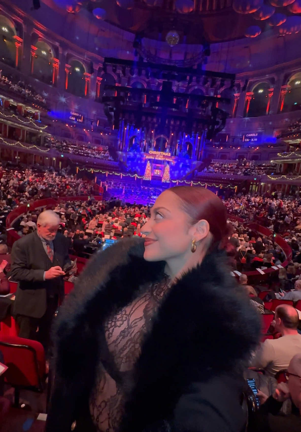 Christmas Carols at The Royal Albert Hall, loved it🎄 #christmas #activities #london #festive #Vlog 