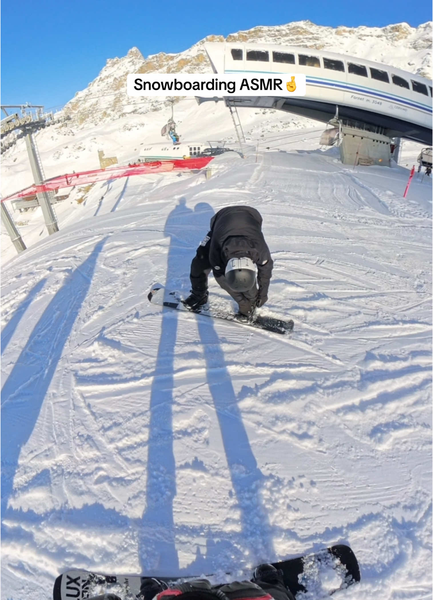 First crash on this channel😤 #snowboarding #cervinia #carving #mountain #panorama #powder #foryoupage❤️❤️ 