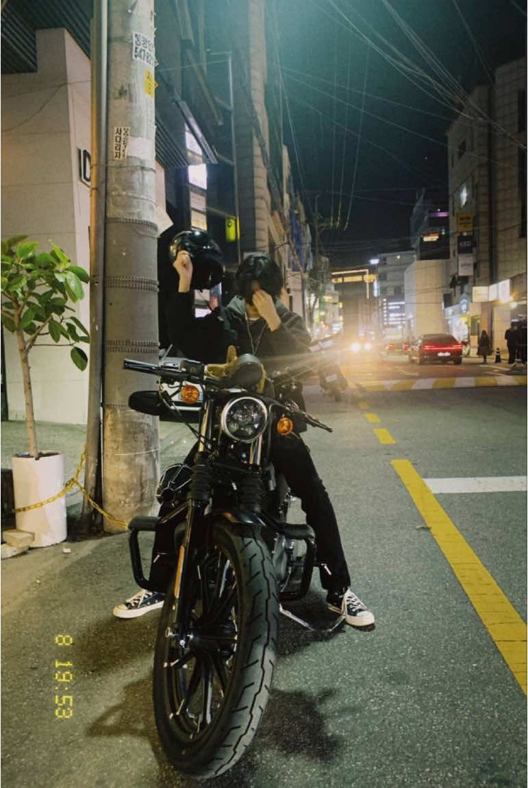 not #hyungwon telling us about his motorbike only to say that he sold it already 🥲 #monstax #monbebe #kpop #kpopfyp 