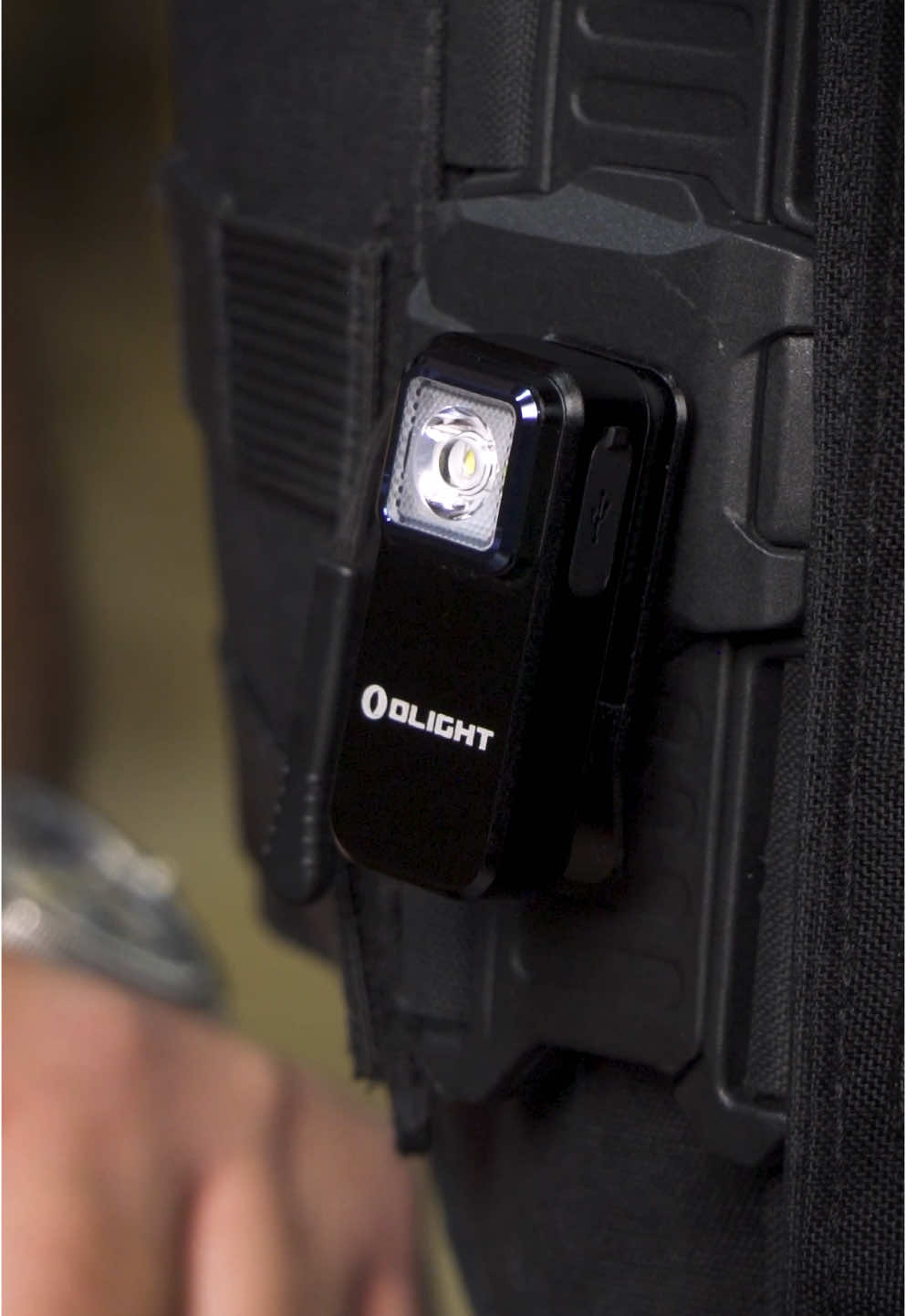 🔦 @olight.ca  OCLIP 🔦 Effortless clip, hang, attach the light to any iron surface.Enjoy hands-free  convenience in a powerful light. 300 Lumens! #cliplight #oclip #light  #oilght  #416tactical #tacticallight #specialops