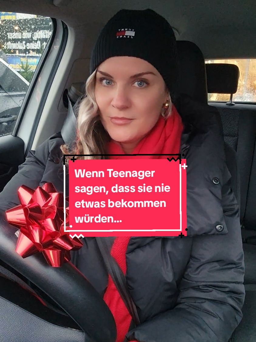 Was habe ich vergessen?🎁🎮👟📱🚖 #momlife #teenager #weihnachtswünsche #comedyvideo #teenagersbelike 