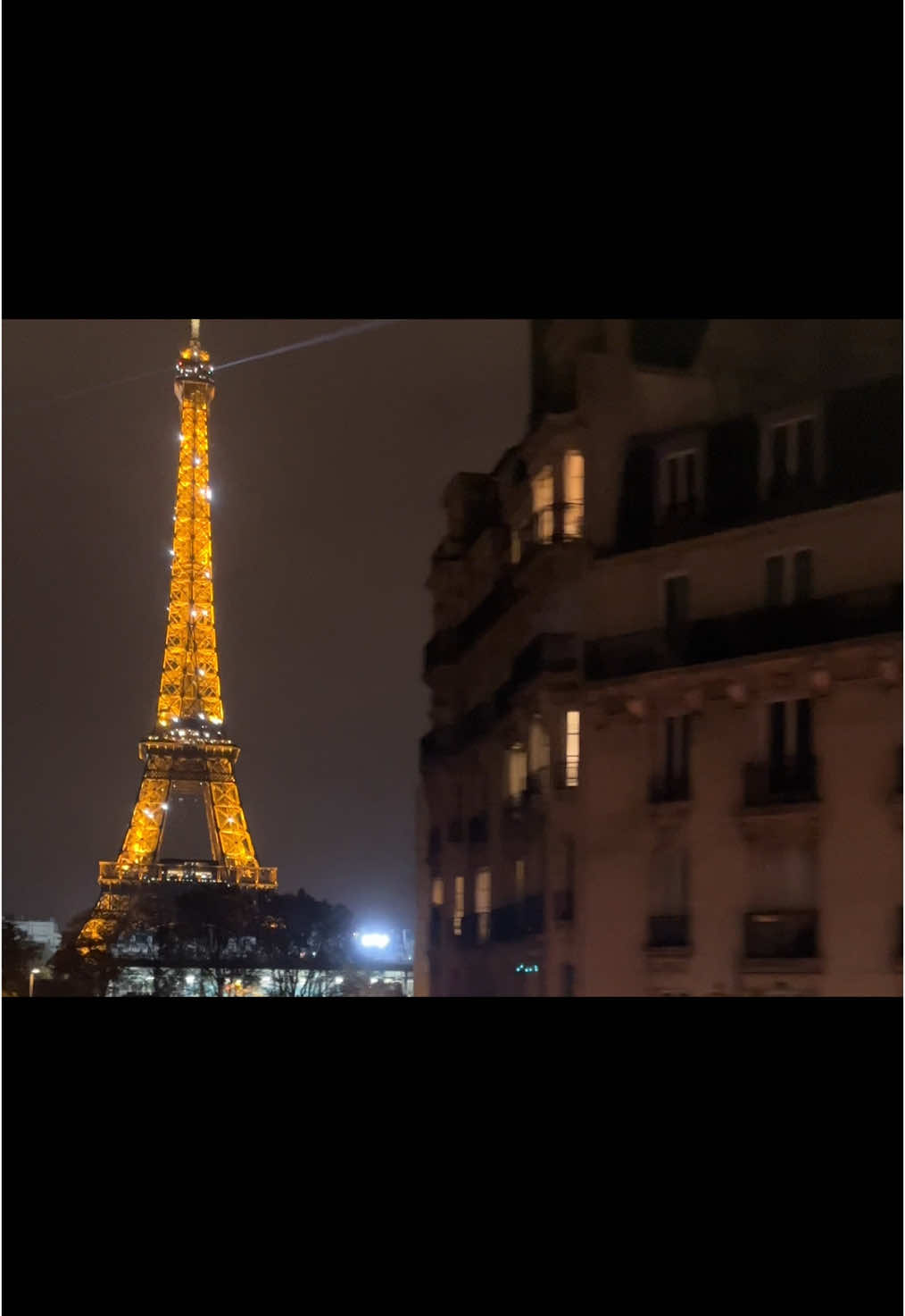 Paris is so romantic ✨🥂#paris #eifeltower #parisian #france #france🇫🇷 #lavieenrose 