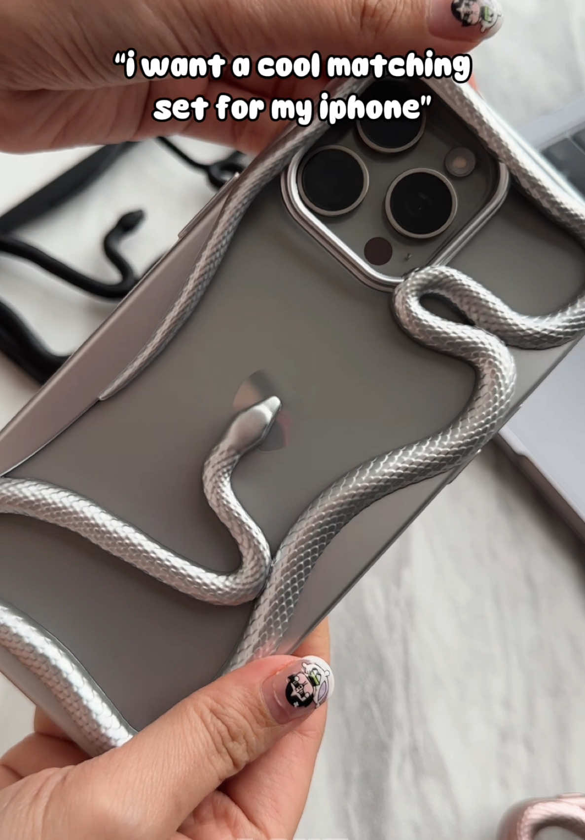 Gimana ga obses ya ma snake case ini so coolll🥶 #loveable_id #wibgajian #yearendsale #caseiphone 