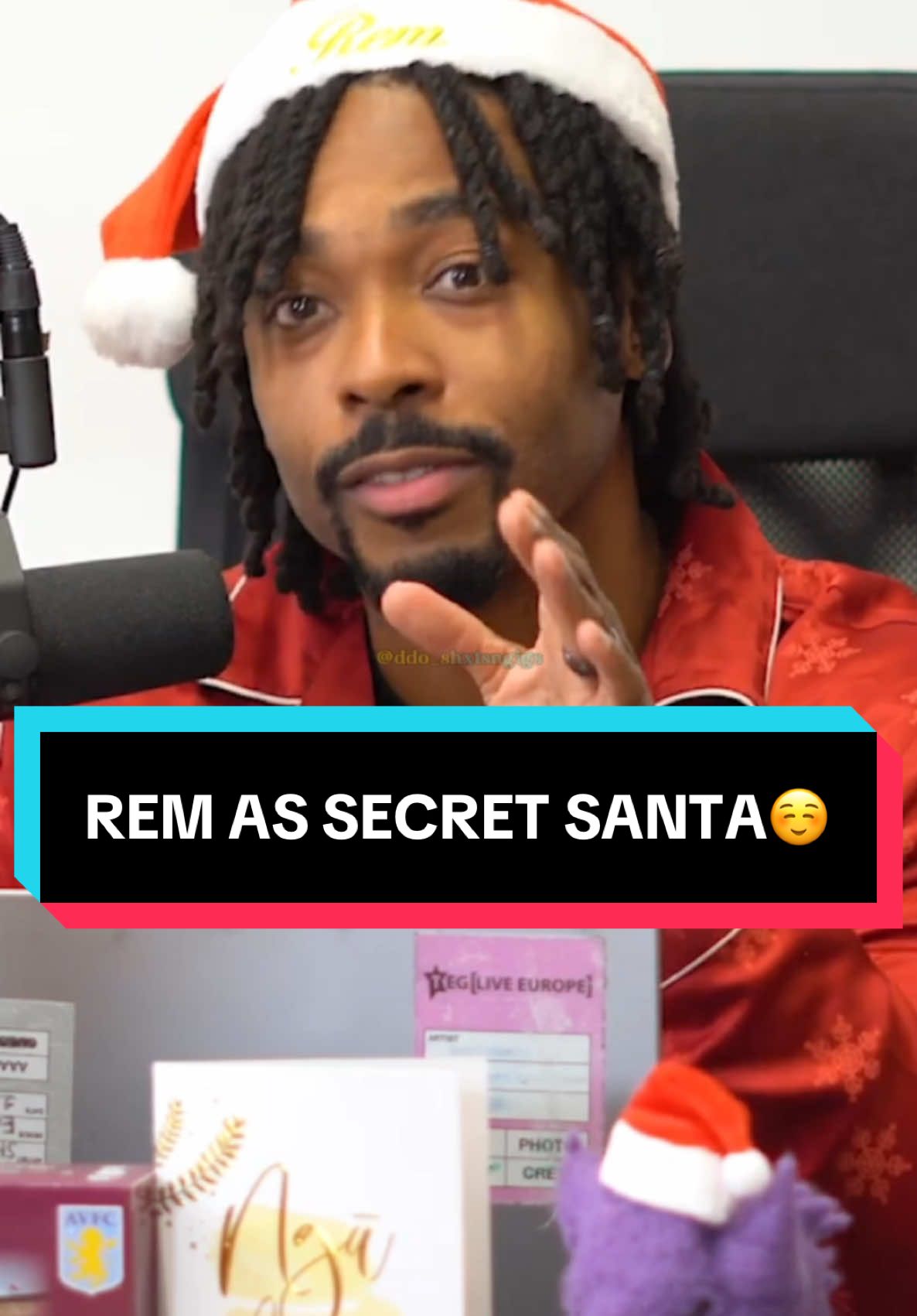 REM AS SECRET SANTA☺️#funny #shxtsngigs #podcast #secretsanta 