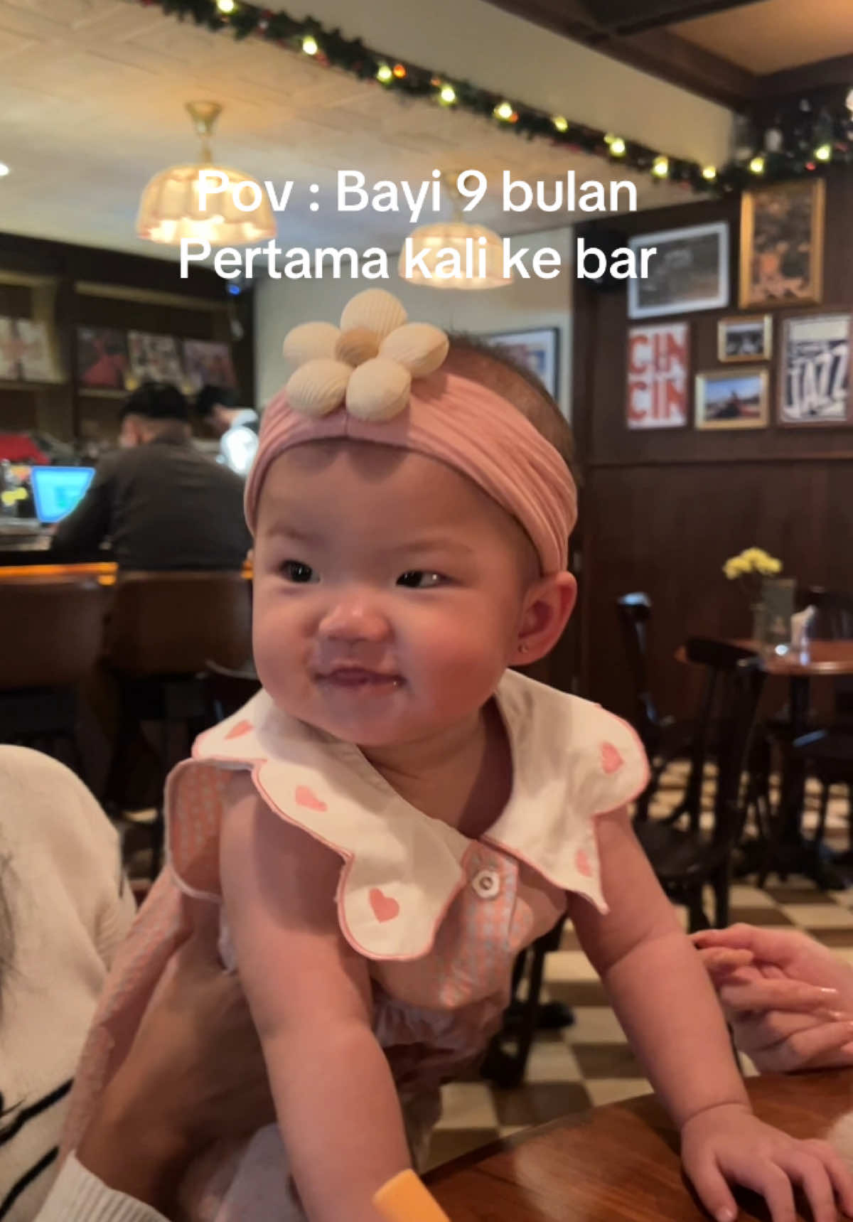 Pertama kalinya aku diajak ke Bar sama mami #fyp #babylove #babytiktok #babytok #babygirl #pertamakalinya 