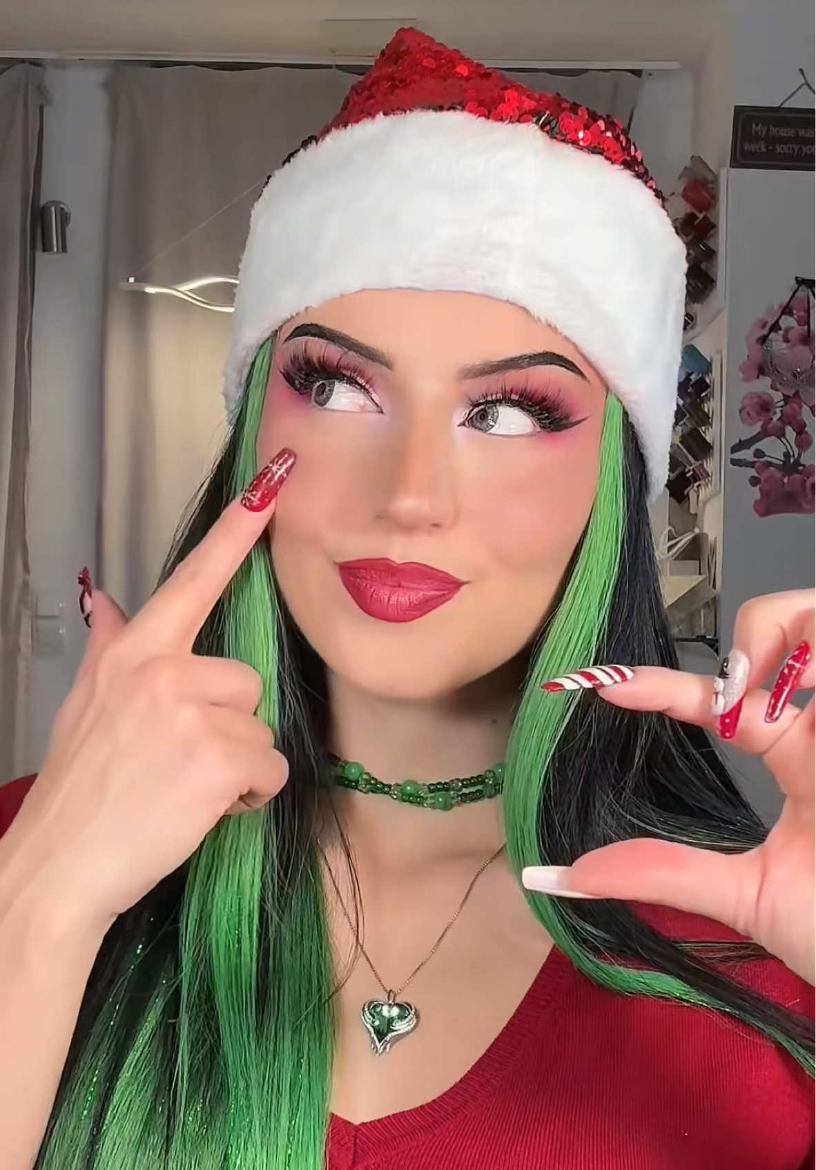 What do you think about my XMAS Make-up Look with @L’Oréal Paris 🥹💚🎄❤️ #lorealparismakeup #lorealparispartner #truematchlumiglotion #panoramamascara #infaillablematteresistance  