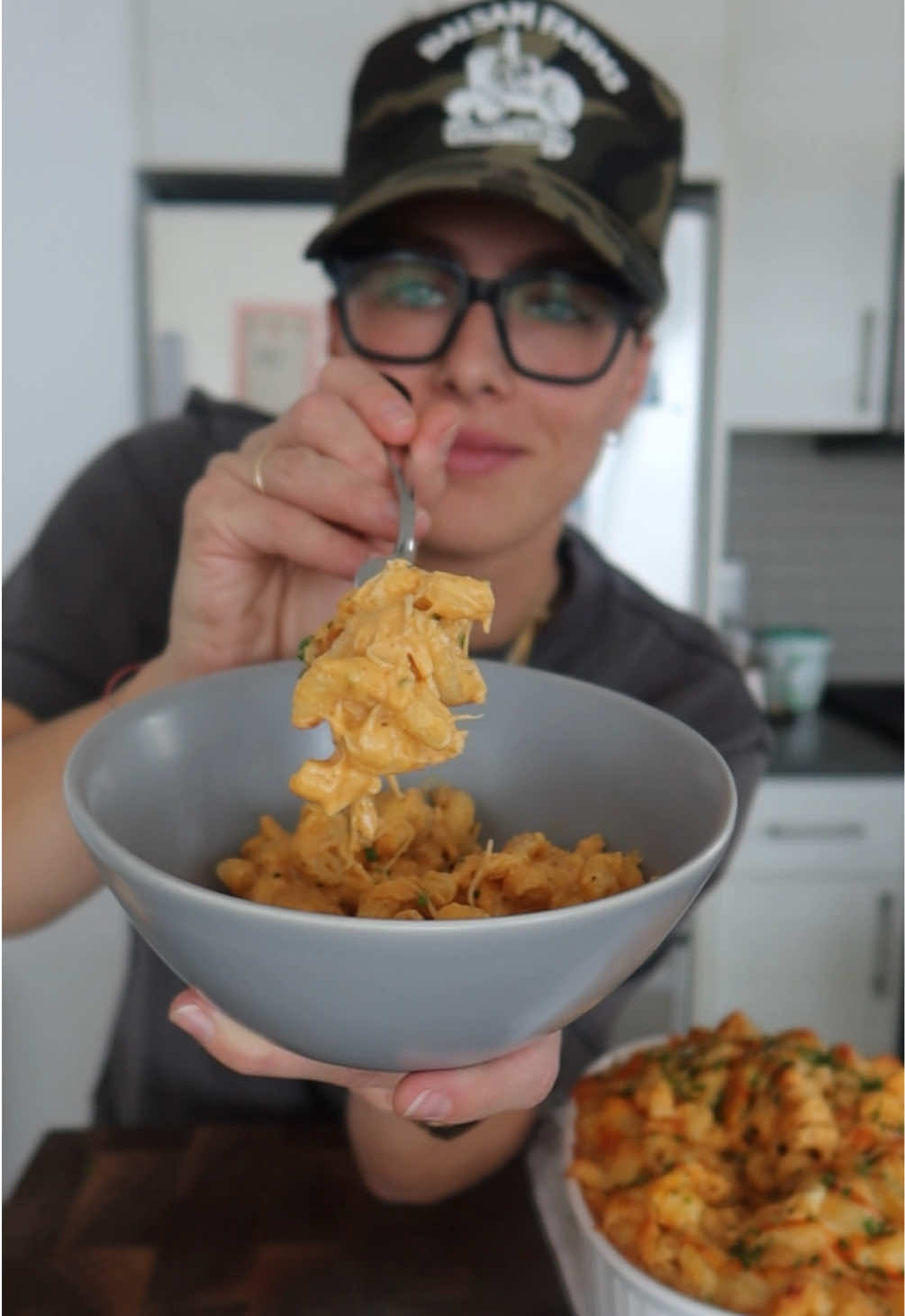 buffalo chicken mac and cheese 🐓🥵 #fyp #Recipe #cooking #macandcheese #dinner #pasta #buffalochicken #gameday 