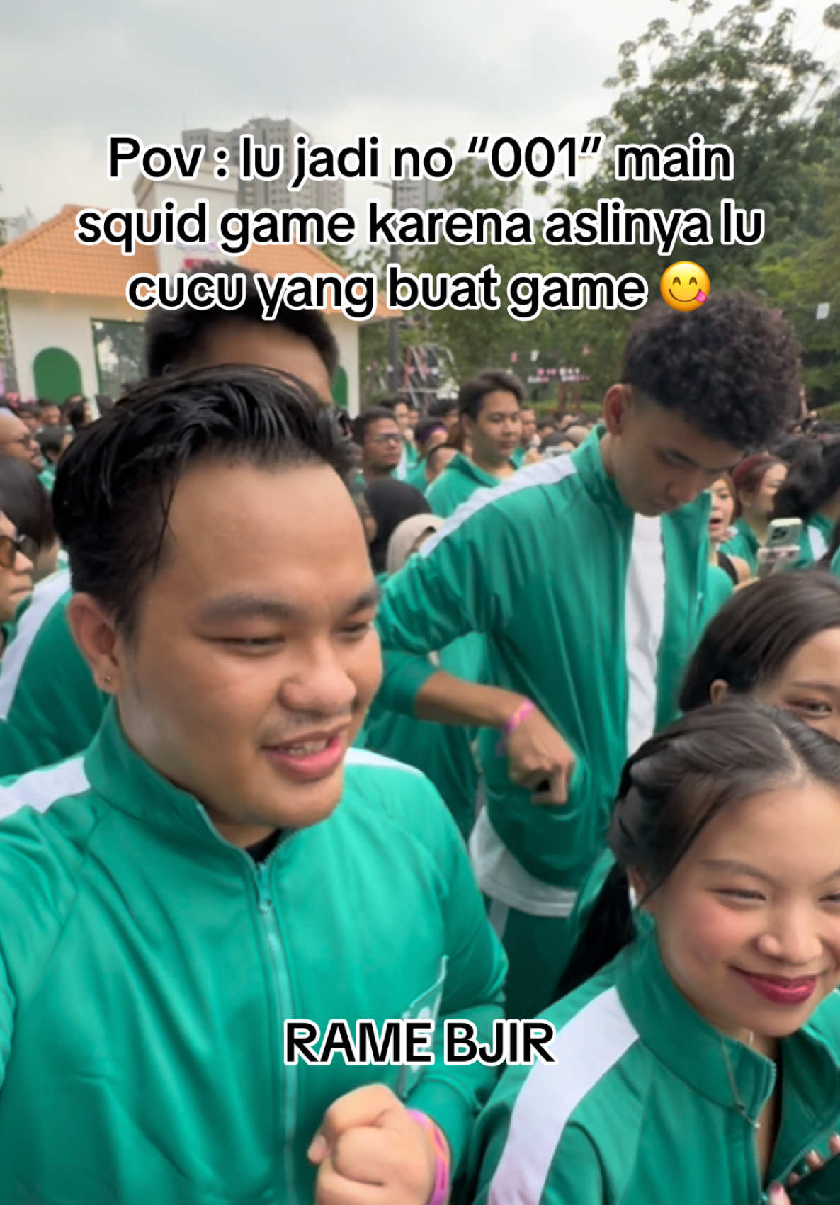 Misi hari ini : memantau game kesenangan si kakek #Squidgame2 #RLGLJakarta #NetflixID