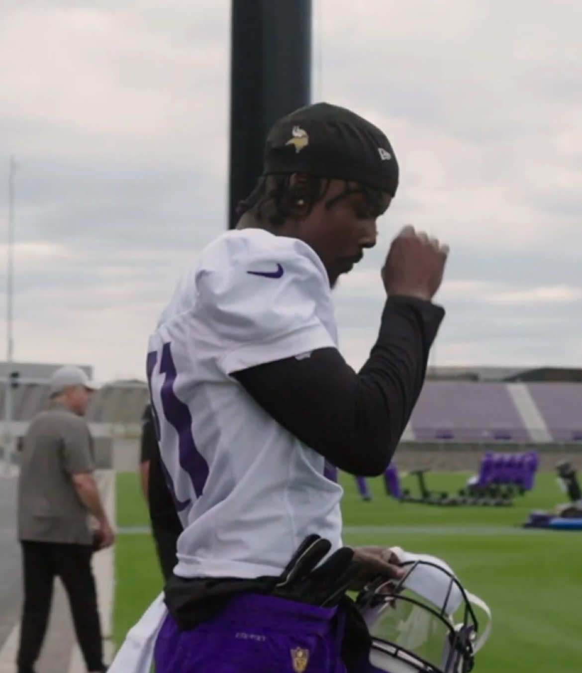 For Khyree #nfl #nflfootball #NFLPlayoffs #vikings #minnesota #khyreejackson #samdarnold #minnesotavikings #minnesotavikings #chiefs song - flight by Hans Zimmer #hanszimmer #superman #flight