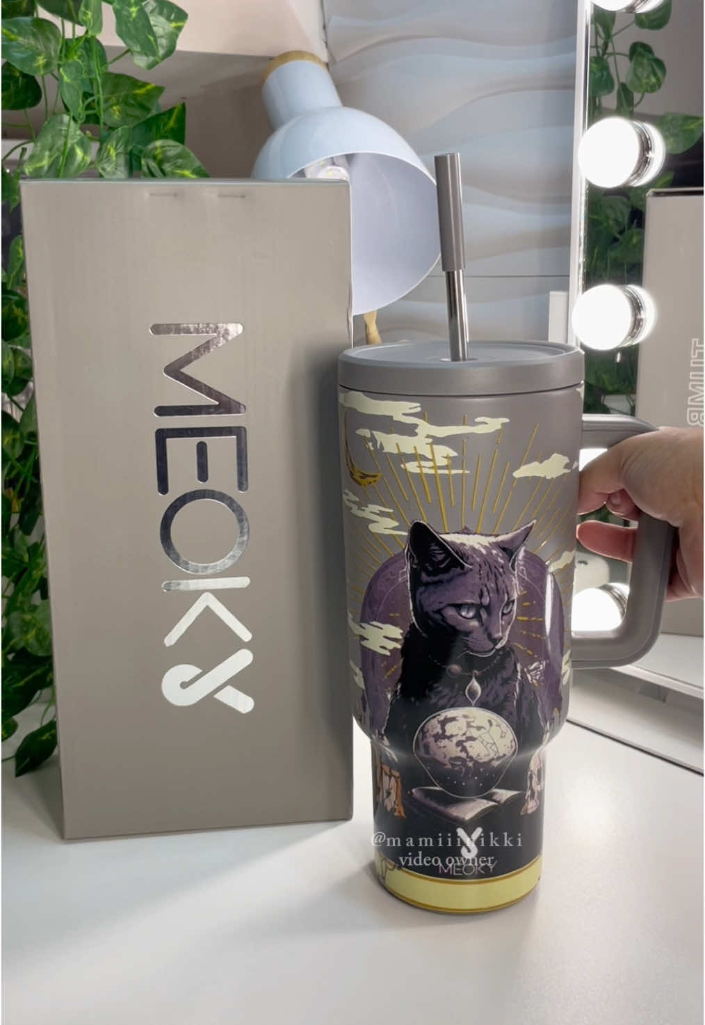 40oz meoky stainless insulated tumbler with handle💛 #meoky #meokytumbler #meokycup #insulatedtumbler #tumbler #tumblerwithhandle #stainlesssteel #fyp #foryou 