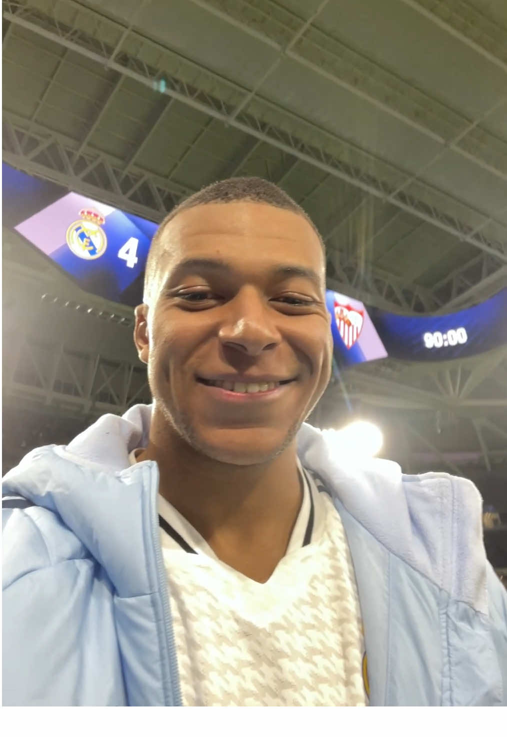 🤳 #Mbappe: “Hola madridistas! We’ve just won an important match against Sevilla, the last match of the year. Merry Christmas to all the Madridistas!” #RealMadridSevillaFC