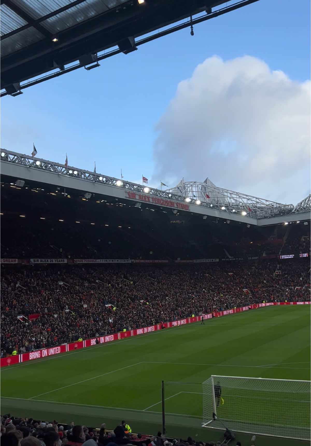 Take me homeeee #mufc #oldtrafford #manchesterunited #yanited 