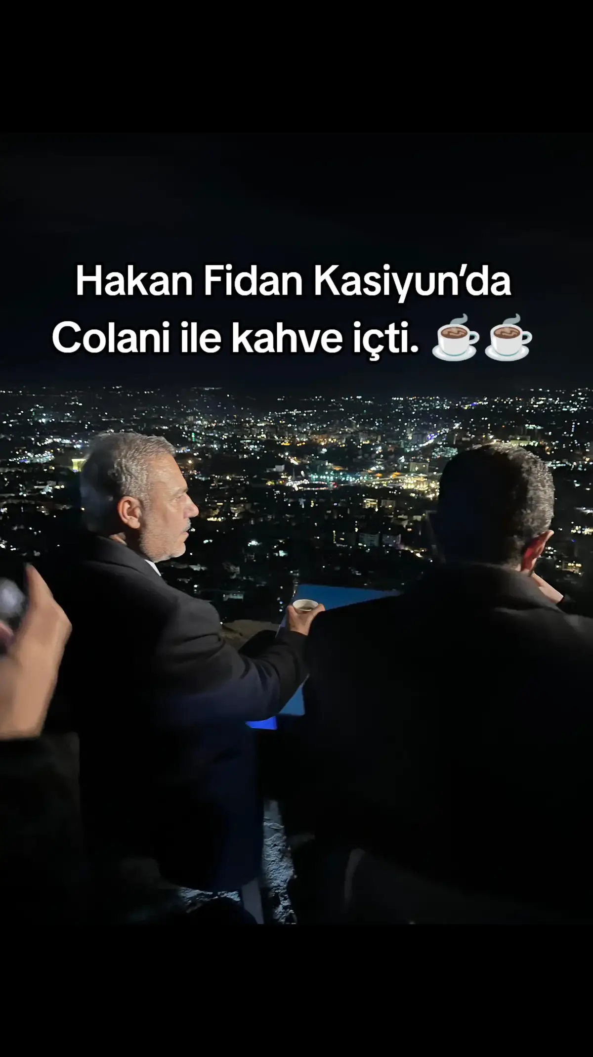 Hakan Fidan Kasiyun’da Colani ile kahve içti.