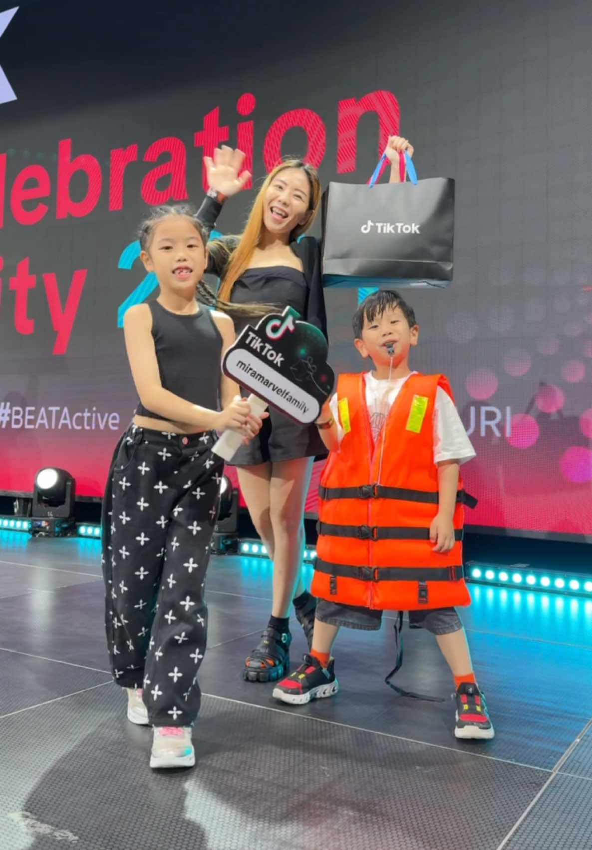 งานTikTok New Year Celebration Creator Activity 2024 จัดใหญ่จัดเต็มที่Beat Active🧡 #ที่สุดแห่งปี #ปีใหม่2025 #BEATActive #Indoorsport #BITECBURI #น้องมิราน้องมาร์เวล #miramarvel #mirmarvelfamily 