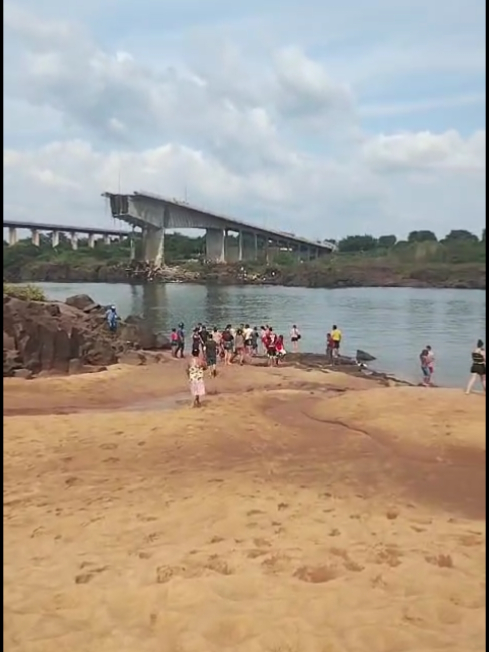 Ponte do Estreito caiu no Maranhão #tragedia #maranhao #ponte 