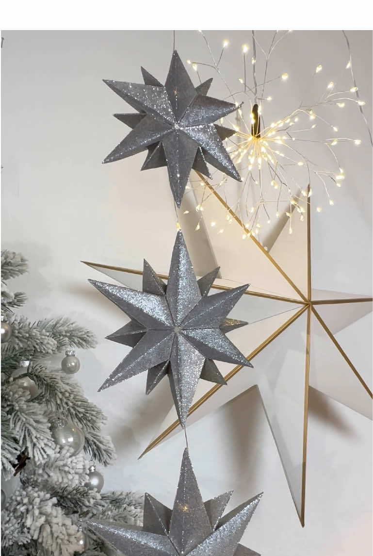 How to make origami Christmas stars  @Moi.Toi.art #christmasdecor #moitoiart #paperart #papercraft #paperstars 