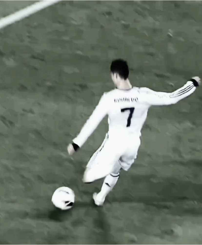 #cristianoronaldo #c_7n2 