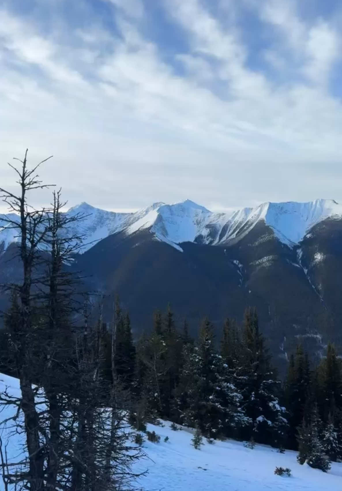 Banff was unreal.  #gondola #banff #banffnationalpark #banffcanada #banffalberta #snow #vacation #vacationmode #views #canada_life🇨🇦 