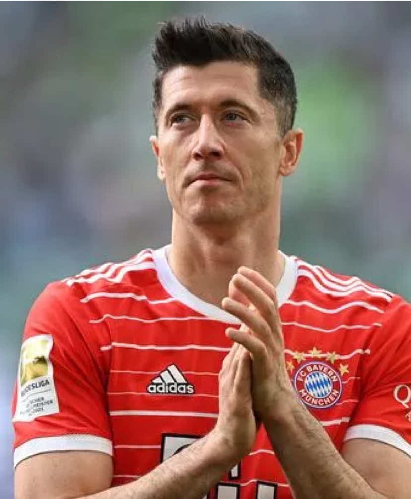 🗣️:My first heartbreak was a boy  ME :❤️‍🩹#wait#lewandowski #bayern#legend #foryou#football#foryou#fcbayernmünchen #rovertlewandoski #lewandoskibayern#fyp#Flashback #memories 