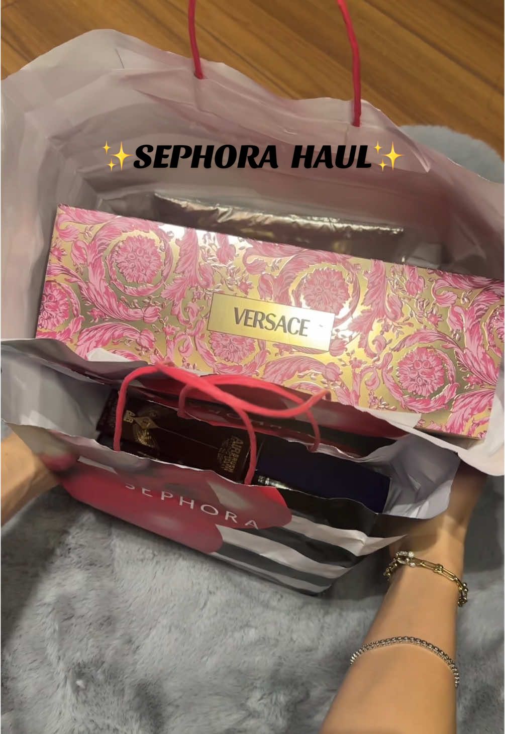 Mini @sephora  alisverisim 🖤 #sephorahaul #shoppinghaul #sephora #versace #kesfet #global #virał #grwm reklam 