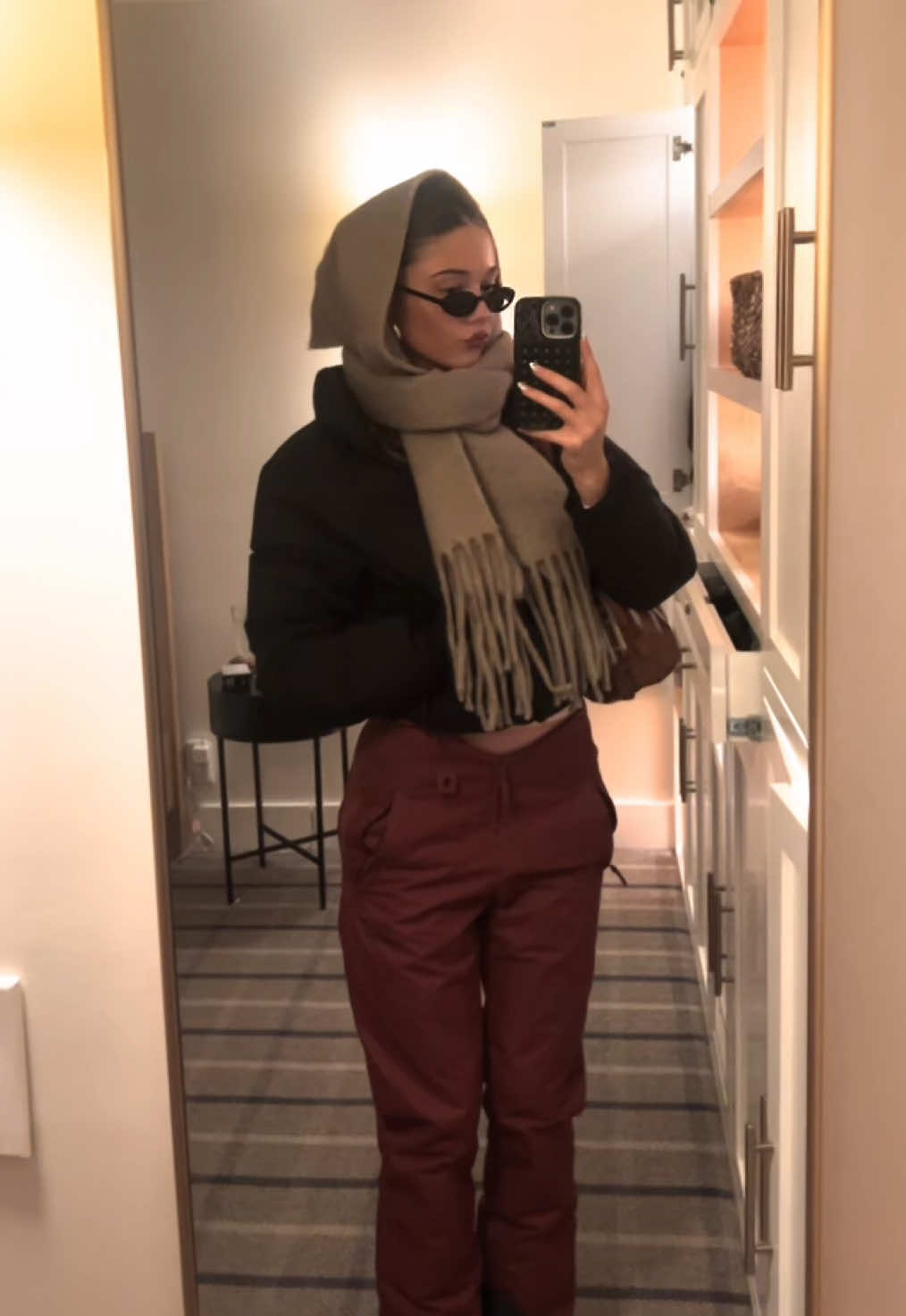 Keeping warm 🧣#OOTD #snowoutfit #skitripoutfits 