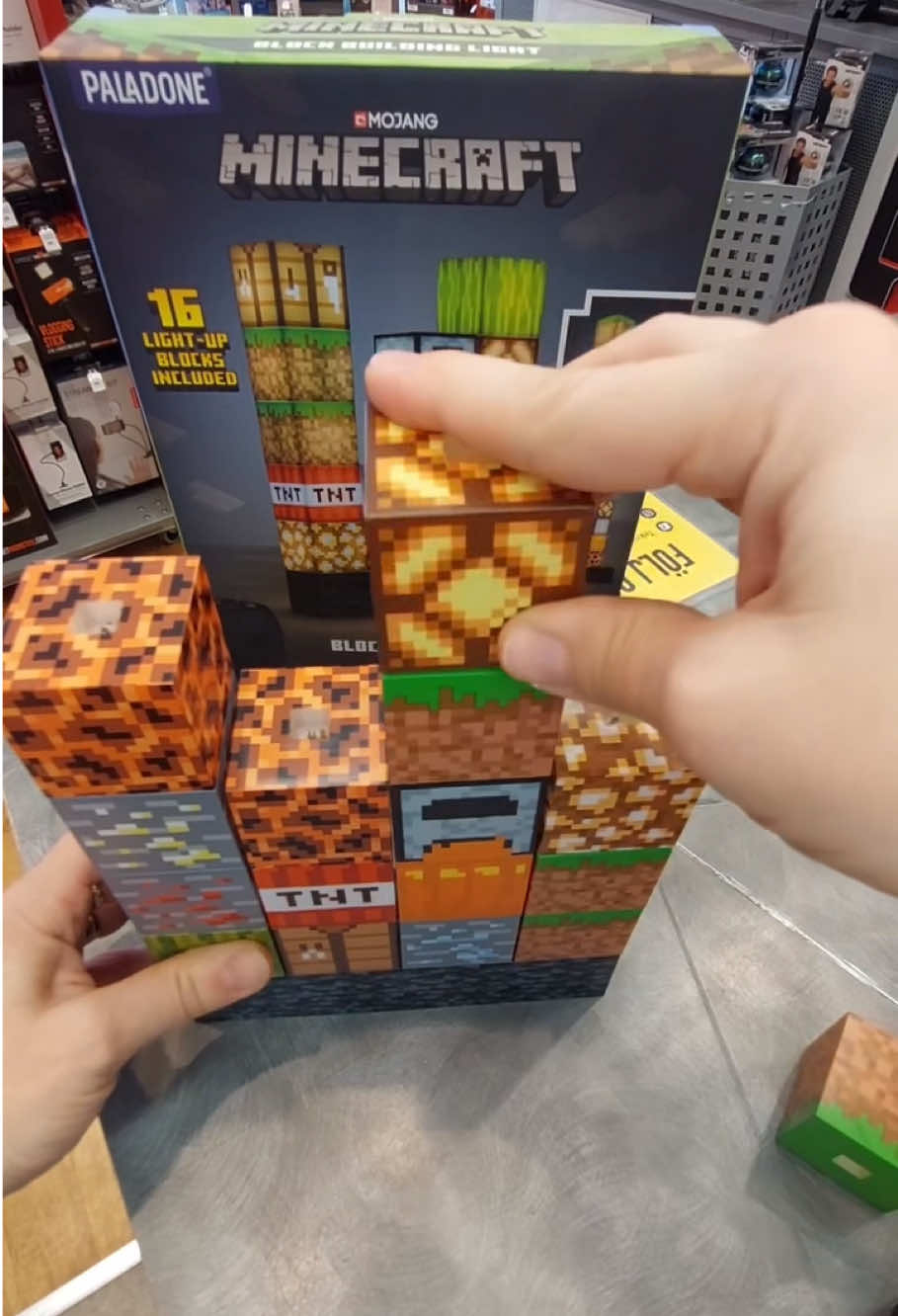 Lámpara de bloques Minecraft: 16 bloques personalizables para decorar cualquier espacio, el regalo perfecto! 🤩🎁  #lamp #lampara #Minecraft #minecraftanimation #colombia #medellin #bogota #gamer #videogame #chicagamer #minecraftbuilding 