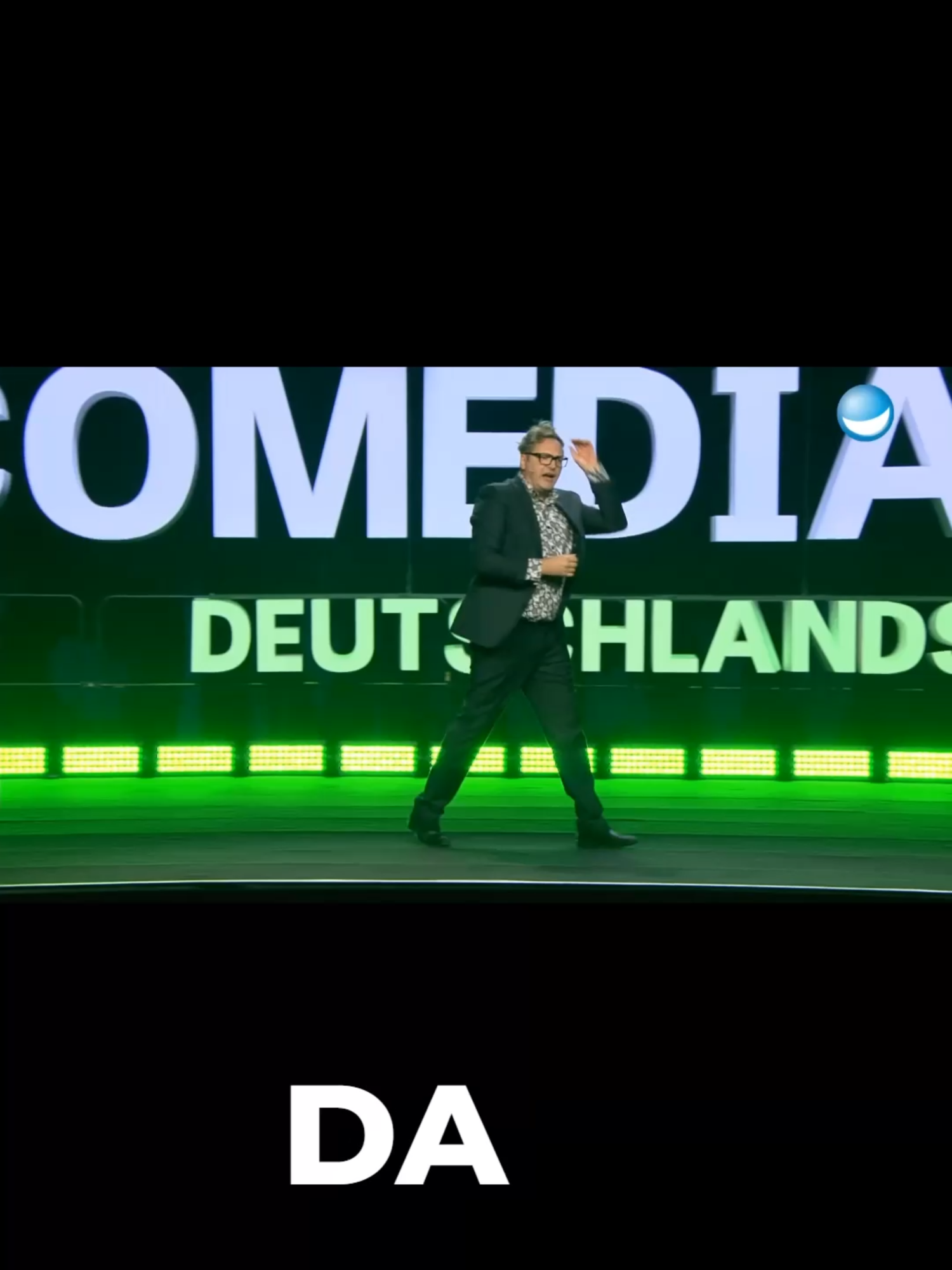 Meine Frau Hilde und ihr Winkearm // paul panzer standup comedy 2024  #deutschland #germany #standupcomedy #diebestentiktokvideos1 #diebestencomediansdeutschlands #StandUpLachen#LachenBisZumUmfallen #ortefüralle #LachKick #WitzDesTages #HumorVonDerFeinsten #LachAttacke #ComedyGold #LachenIstGesund#WitzigUndWahr #SpaßMussSein#KomikAmStart#HumorGegensLangweilen #LachenGehörtDazu #ComedyRevolution #haha #laugh #paulpanzer #paulpanzerhatrecht #heuteshow