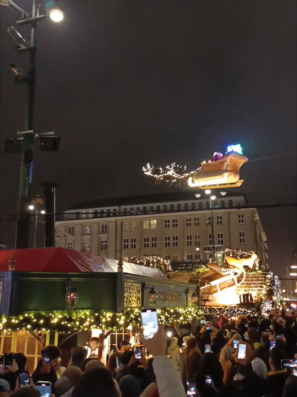 #urlaub #hamburg #weinachtsmarkt #weinachtsmann  #weinachten #deutschland #santaclaus 