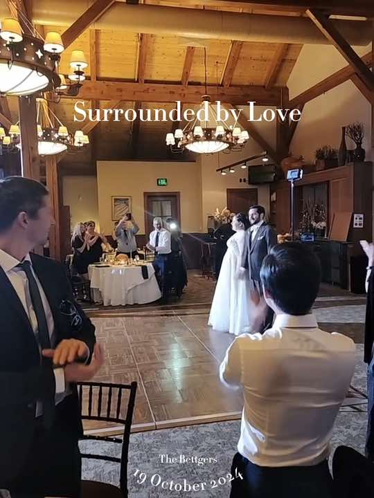 Surrounded by this many loved ones felt so magical and electric. It made us emotional knowing that all of these people travelled from all over the country to celebrate our love and may never be at the same place again. ✨🧭 #wedding #married #couple #Love #vermont #adventure #mountain 