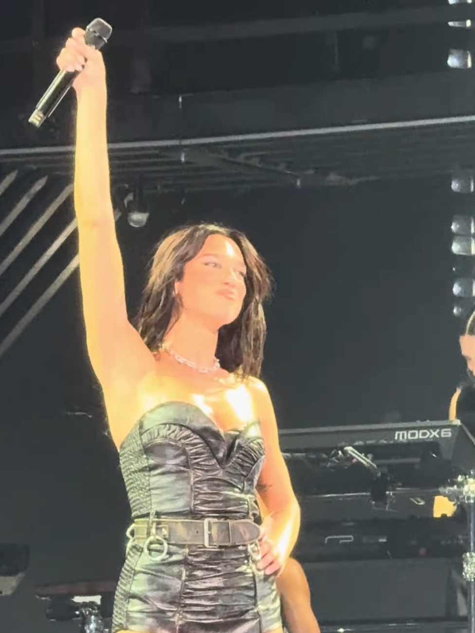 📹 | Dua Lipa - Levitating ☆ Radical Optimism Tour in Tokyo #DuaLipa 