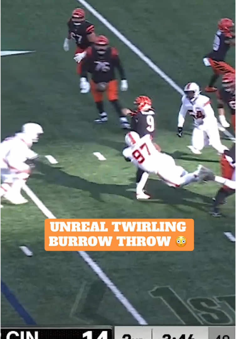 with a defender all over him 🤧 #joeburrow #cincinnati #bengals #nfl 