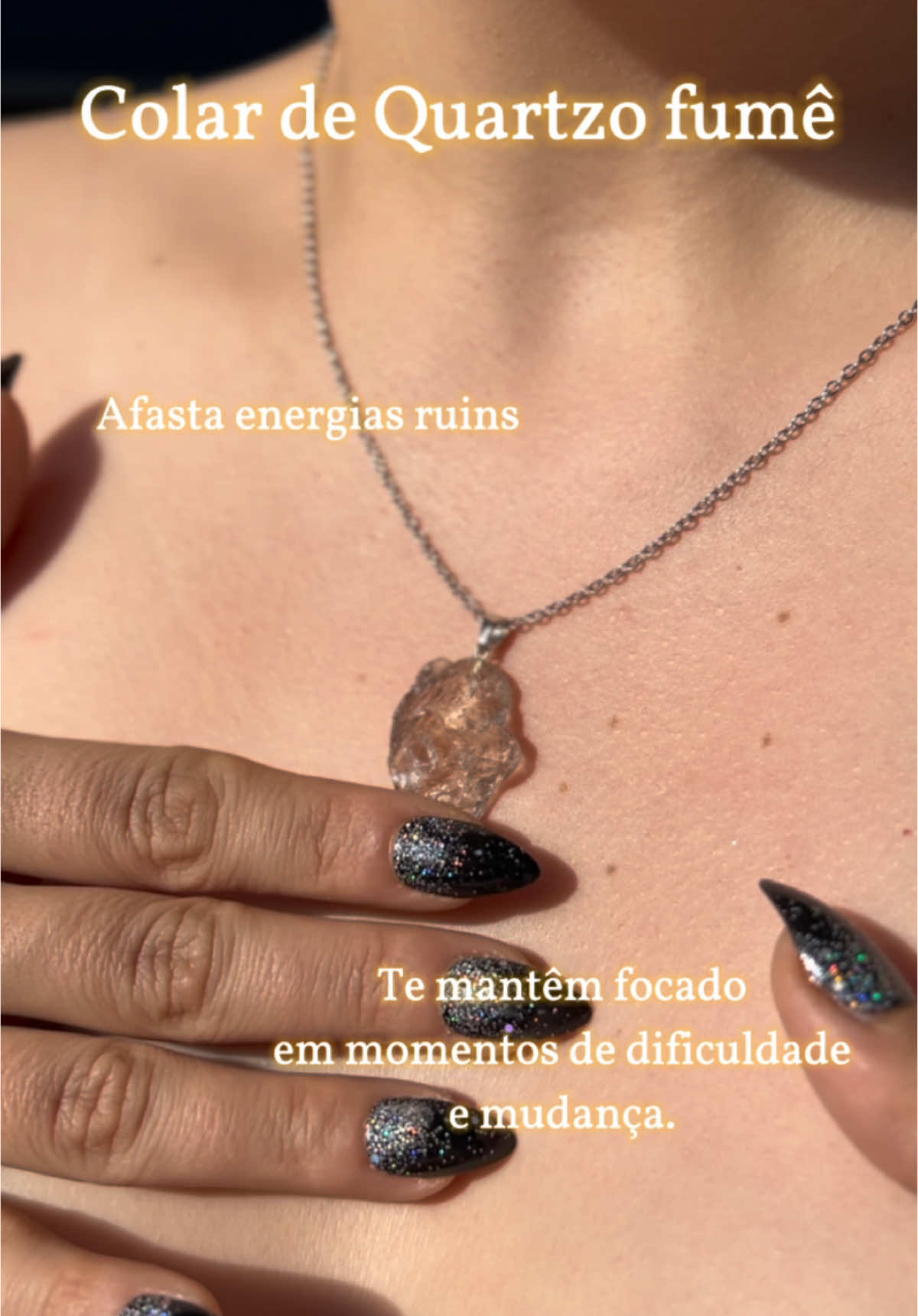 O Quartzo Fumê é o cristal perfeito para quem busca proteção contra energias negativas e mais equilíbrio emocional. Ele ajuda a manter o foco, traz clareza mental e te conecta com a realidade, especialmente em momentos de mudança ou decisões importantes. #bruxaria #bruxa #magia #cristais 