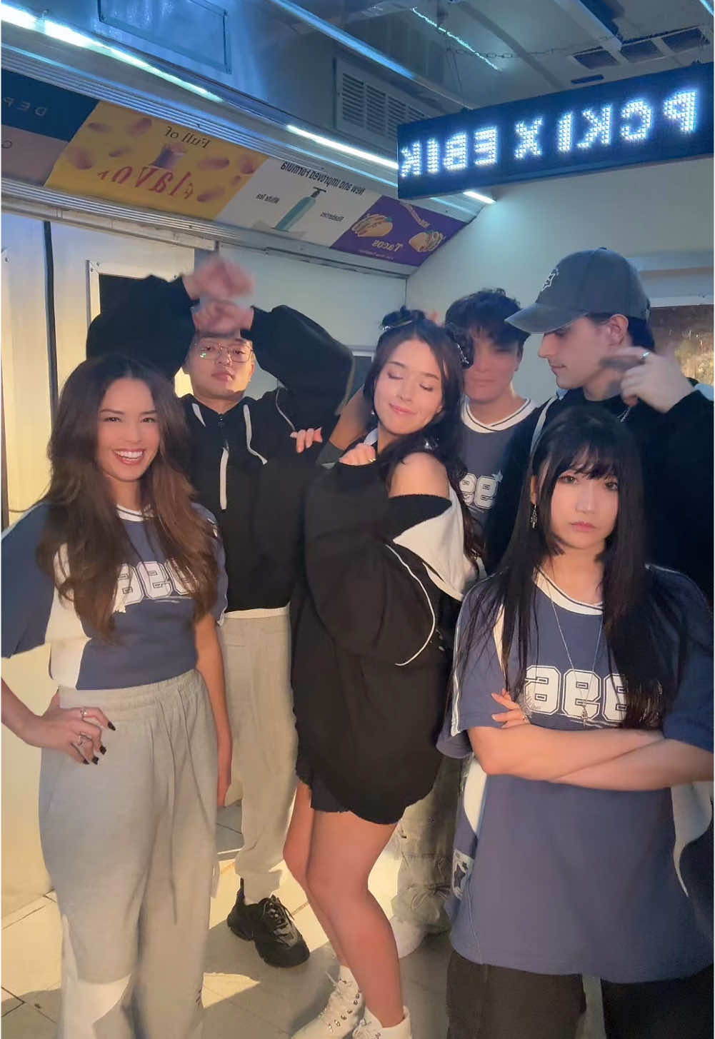 🕺 pokimane.com 💃 @Jason @Foolish Gamers @Valkyrae @aria 