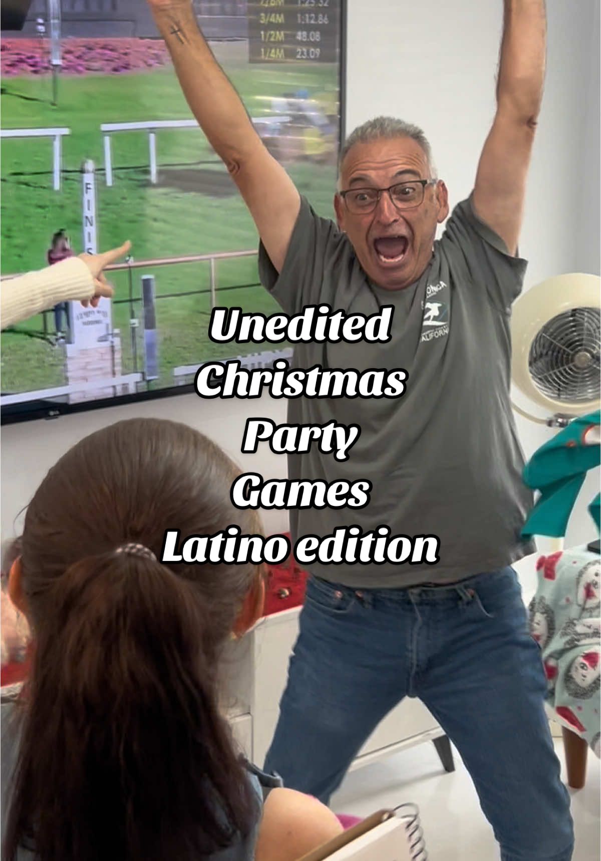 Unedited Christmas party games Latino edition in FULL EFFECT for a chance to win cashhhhh 💰  #christmas #christmasgames #familygames #familygamenight #christmaschallenge #GameNight 