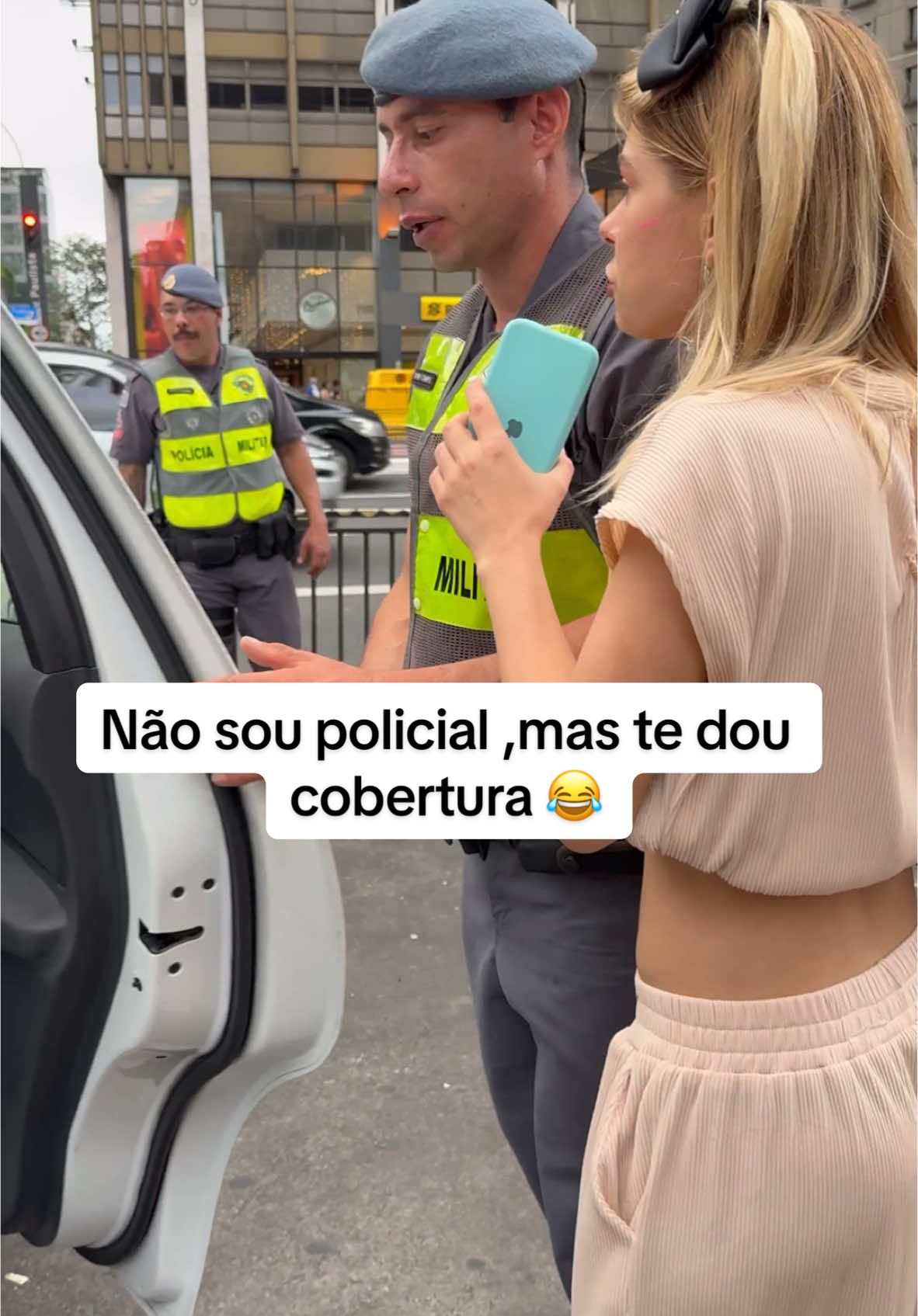 Policial deu cobertura😂 #vaiprofycaramba #cantadas #fypシ゚ 