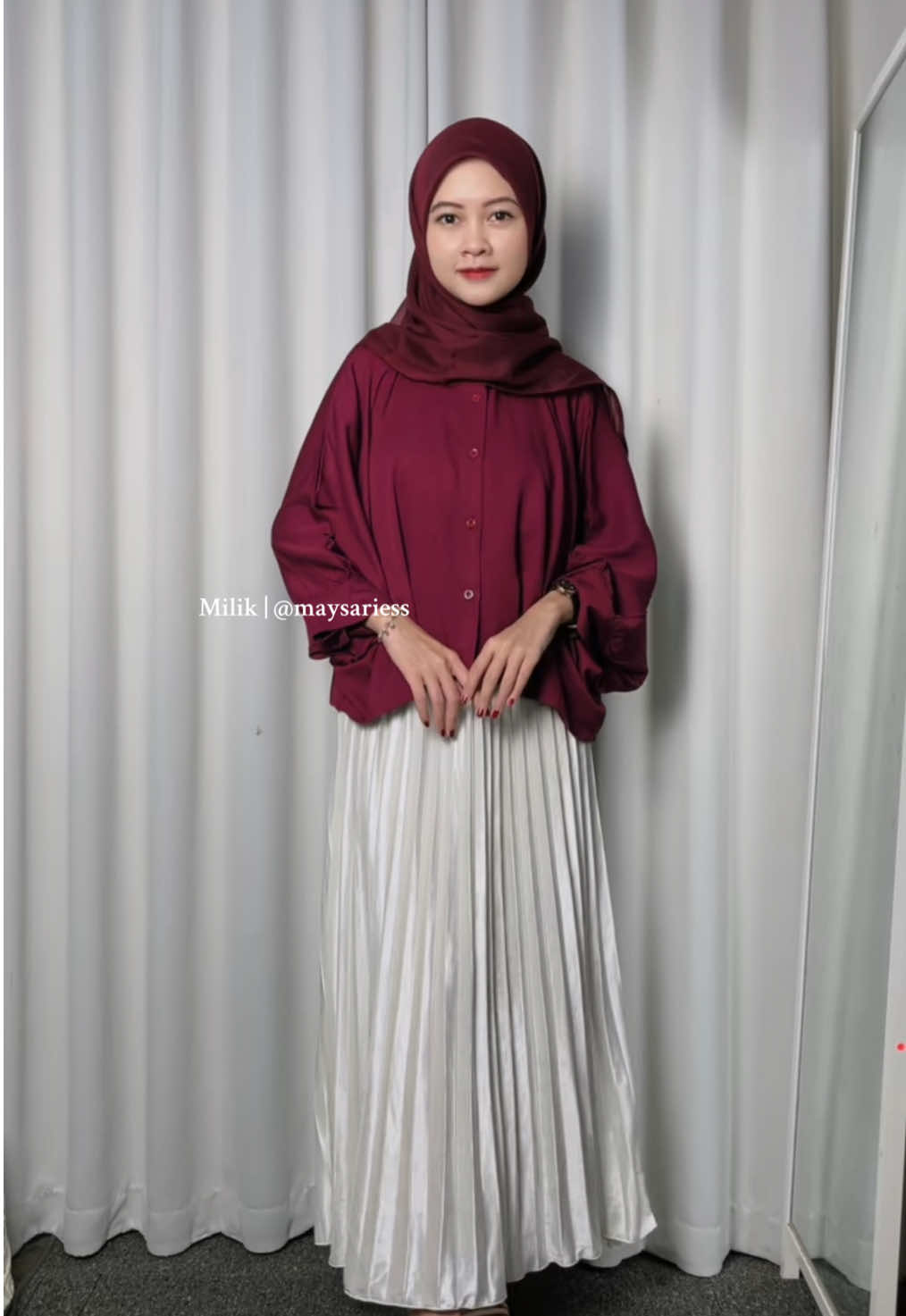 Cakepp bgt maroonnya serius 50rban doangg 👀 #outfitinspiration #ootdhijab #outfitinspo #kemejarayon #fyp 