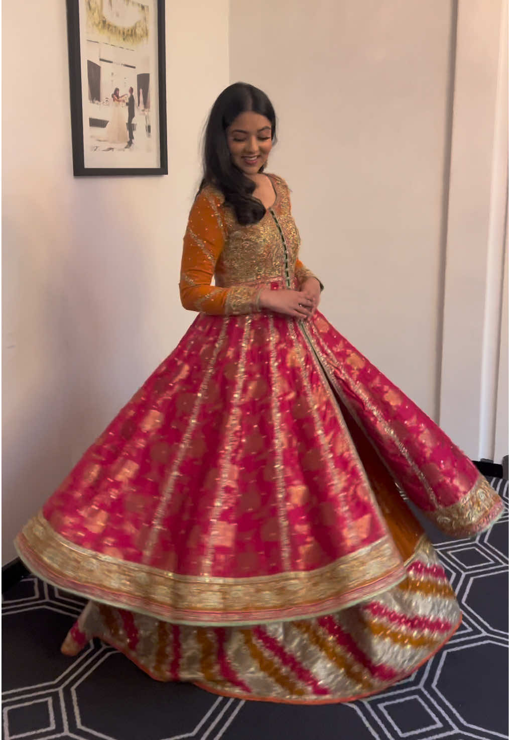 Mehndi fit check with the girls 🫶🏼 #pakistanioutfit #mehndioutfits #desiwedding #shaddiseason #browngirls 