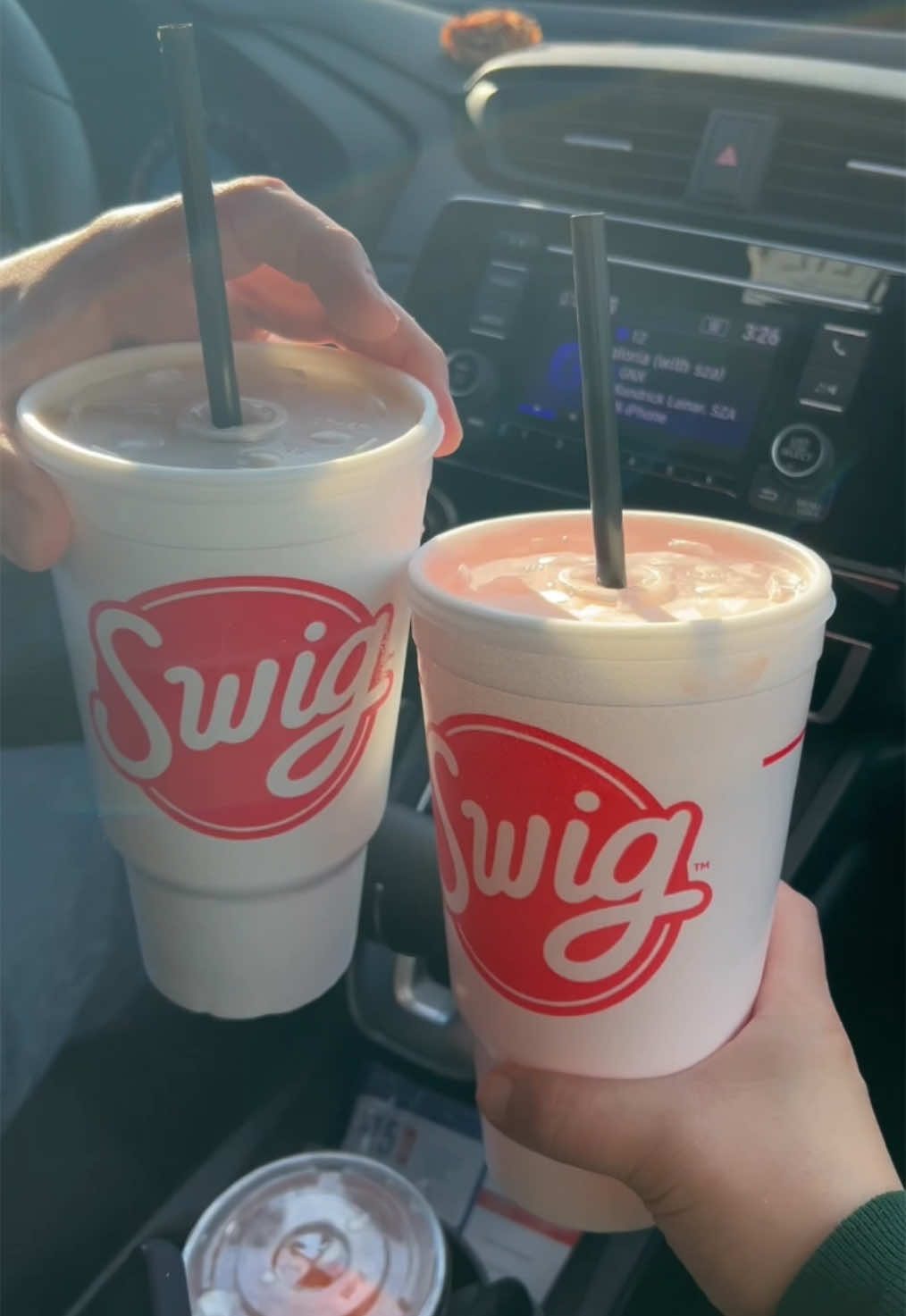 🥤 👩🏻‍❤️‍💋‍👨🏻🥤 #swig #dirtysoda #momtok #fyp 